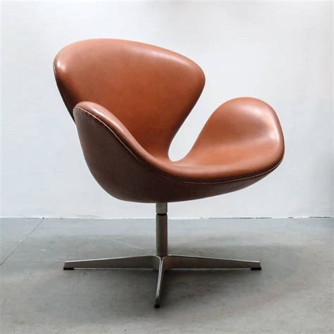 Swan Chair Arne Jacobsen Arne Jacobsens Swan Chair A Convenient As