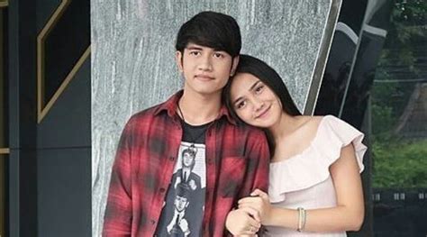 Syifa hadju dengan zikri daulay yang begitu dekat satu sama lain. Umumkan Jadwal 'Dear Nathan', Syifa Hadju-Zikri Daulay ...