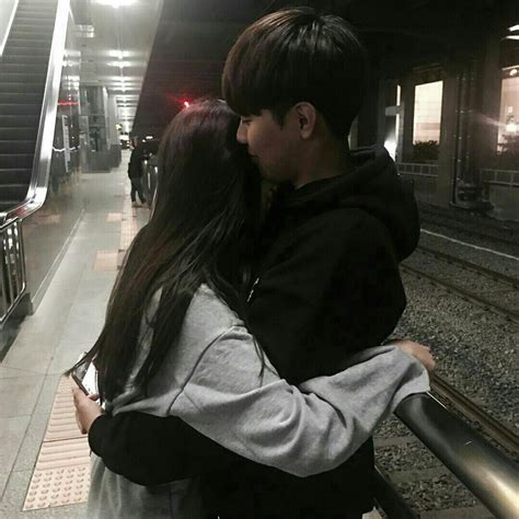 Pin By On Couple Korean Couple Ulzzang Couple Couples