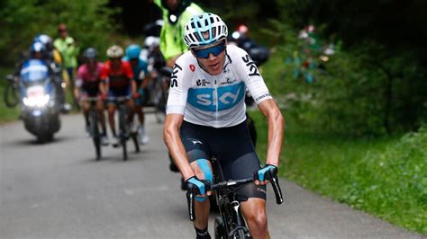 Giro De Italia Froome Ataca A 80 Km Revienta A Yates Y Revoluciona El