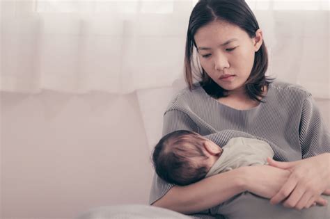 Baby Blues Vs Postpartum Depression Signs Symptoms Of Each Motherfigure