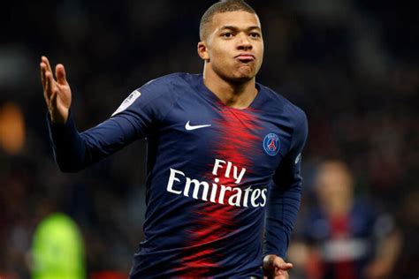 Kylian mbappé doesn't have a girlfriend right now. Kylian Mbappe Bio 2021 Update: Girlfriend, Net Worth & Stats