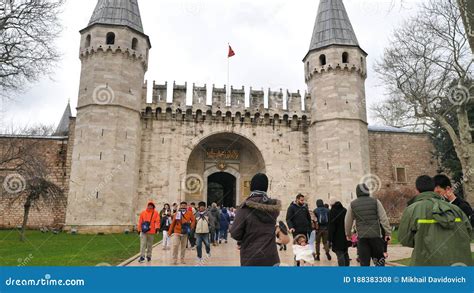 Istanbul Turkey January 8 2020 The Gate Of Salutation Topkapi