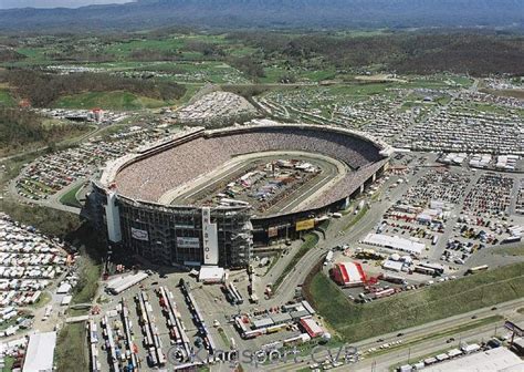 Bristol motor speedway is a paved race track located in bristol, tn. Bristol Motor Speedway #NASCAR | way down south in dixie ...