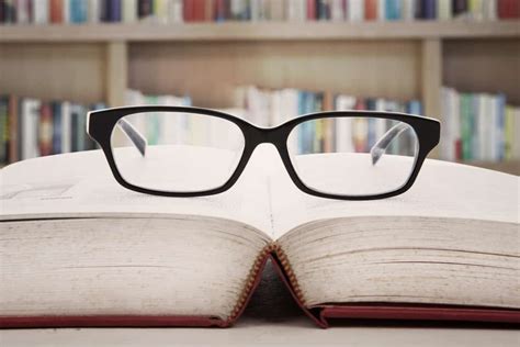 Choosing The Right Pair Of Reading Glasses Heffington S