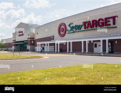 Supertarget Store Hi Res Stock Photography And Images Alamy