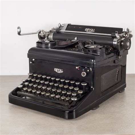 Antique Royal Typewriter C 1930s S16 Home