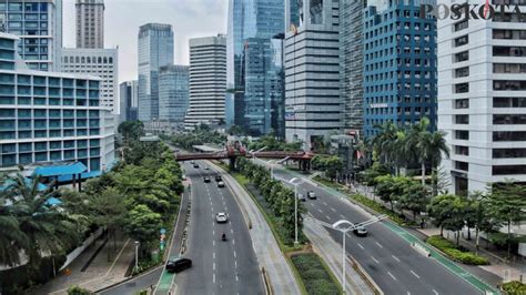 Suasana Ruas Jalan Di Jakarta Yang Lengang Saat Libur Lebaran Poskota