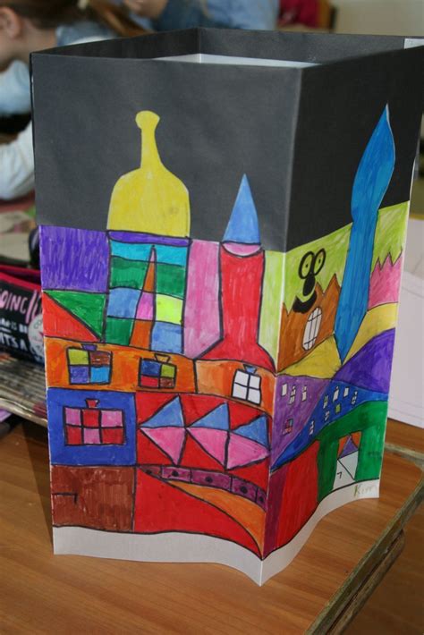 Bastelshop mit über 60 jahren erfahrung und unzähligen zufriedenen kunden. Hundertwasser-Haus-Laterne | Hundertwasser, Laternen ...