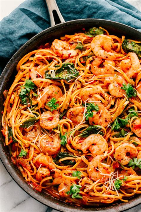 Still, that's not stopping me from indulging in the ultimate kind of comfort food and throwing a shrimp and pasta party with eat shrimp and calphalon. Creamy Garlic Shrimp Pasta | The Food Cafe