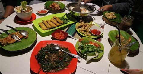 Pepandai laa susun atur kete korang yaa… 10 Tempat Makan di Balikpapan Paling Enak & Murah - Borneo ID