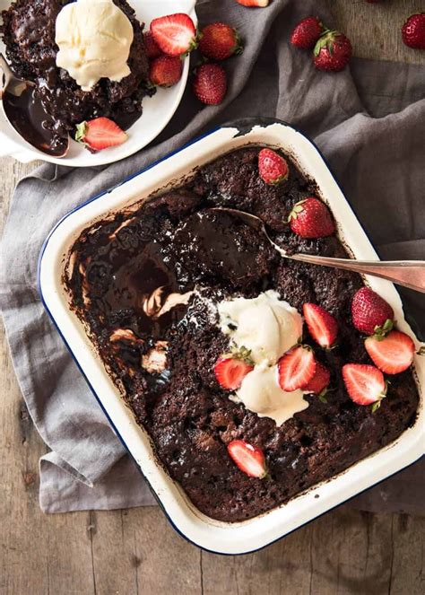 Sie sehen nicht nur gut aus und schmecken himmlisch, sondern lassen sich auch leicht backen. Schokopudding-Kuchen-1 | Essen Rezepte