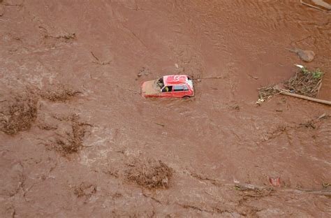 9 Dead Many Feared Buried In Mud After Brazil Dam Collapse