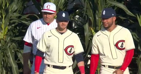 watch epic moment as cubs and reds emerge from corn in field of dreams game cubshq
