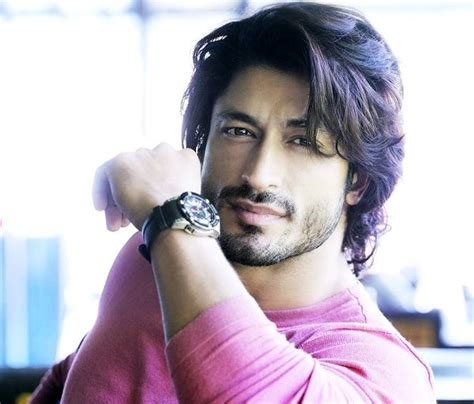 Vidyut jamwal on wn network delivers the latest videos and editable pages for news & events, including entertainment, music, sports, science and more, sign up and share your playlists. Vidyut Jammwal Wiki, Age, Family, Birthday, Girlfriend ...