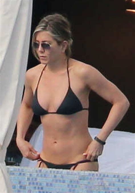 Sexy Jennifer Aniston Bikini Pictures