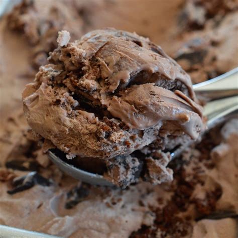Stir in heavy cream and vanilla. Extreme Chocolate Ice Cream - No Churn - WonkyWonderful