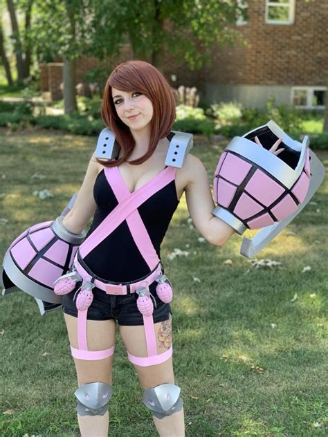 By kirishima may 24, 2019. Una bellísima fan hace un cosplay de Uraraka en ropas de ...