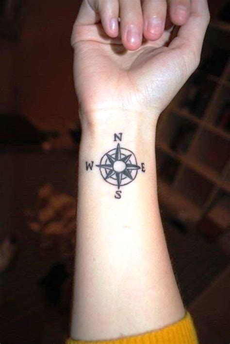 20 Designs And Ideas Of Small Compass Tattoos Yo Tattoo