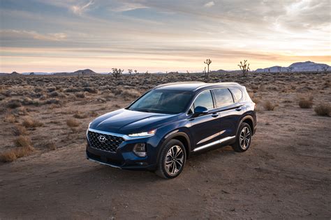 The se comes loaded with features ranging from. 2019 Hyundai Santa Fe Debuts with New Upscale Vibe ...