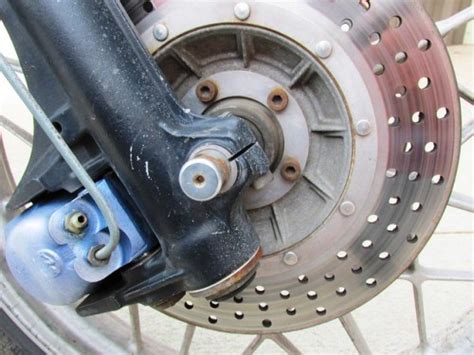 Its been a couple years since i did the vacuum to hydroboost conversion on my 95 but i'm pretty certain the threads in. 34 BMW 1977 R100RS Rebuild and Restore Front Disk Brakes & Master Cylinder | Brook's Airhead Garage