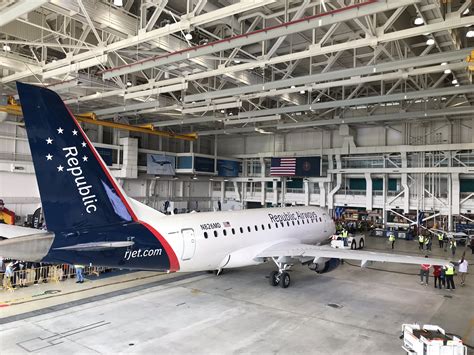 Republic Airways On Twitter Showing Off Our New Paint Job To The