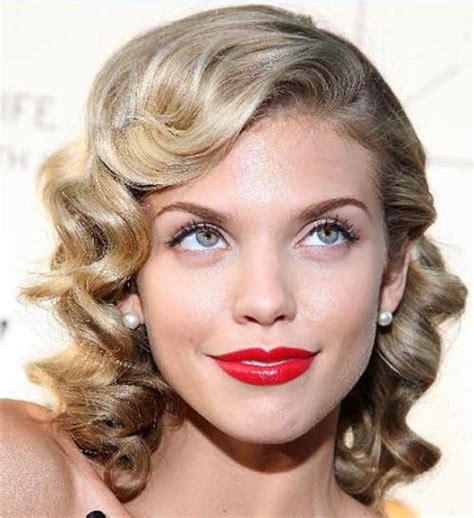 Try them to infuse in your modern haircut to get a retro look! 50s Hairstyles For Short Hair