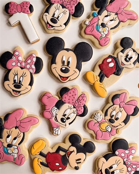 Minnie And Mickey Mouse Sugar Cookies In 2022 Sugar Cookies Sugar
