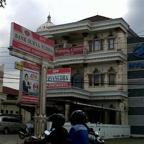 Dari samsat terus ke selatan, sekitar 100 meter sebelum smp 5 kanan jalan. Alamat Bank Surya Yudha Purwokerto - Alamat Kantor Bank