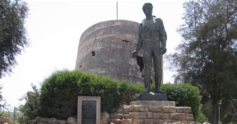 טקס אזכרה ממלכתי לחללי מערכות ישראל שמקום קבורתם לא נודע וכנס המיזם העולמי ז' באדר ב' תשעו/יוטיוב. תעלומה בת 70 שנה - English For You