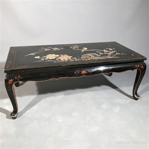 Overall good preowned vintage condition. Chinoiserie Coffee Table - Antiques Atlas
