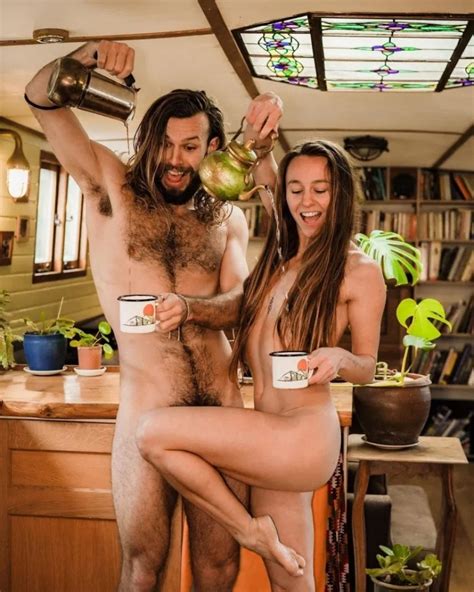 Naked And Free A Pair Of Travelers Won Thanks To Instagram Nude Photos