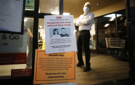 Tracking Coronavirus Impact On Vons Grocery Workers Los Angeles Times