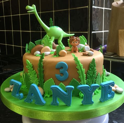 How to make a fortnite battle royale cake youtube. The Good Dinosaur Birthday Cake … (avec images) | Idée ...