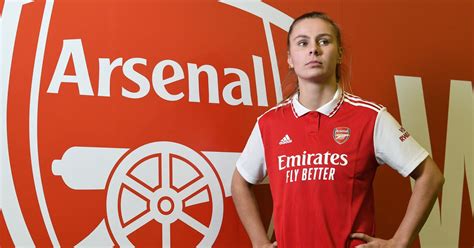 Victoria Pelova Could Be Key To Arsenal Wsl Title Bid After Double Injury Blow Football London