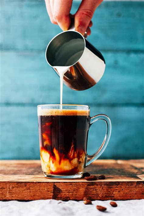 This coffee creamer is keto friendly, paleo, dairy free, vegan, all natural, has only 4 ingredients, and can be made in 5 minutes. Easy Almond Milk Creamer | Recipe in 2020 (With images ...