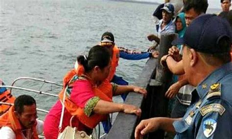 Sebuah surat penawaran barang dibuat dalam bentuk surat formal yang di dalamnya tertera dengan jelas penjelasan mengenai barang atau jasa yang sedang ditawarkan beserta rincian harganya. KM Madani Nusantara Kandas, Semua Penumpang Selamat | BALIPOST.com