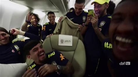 fifa world cup 2018 neymar dances into hotel as brazil arrive in russia youtube