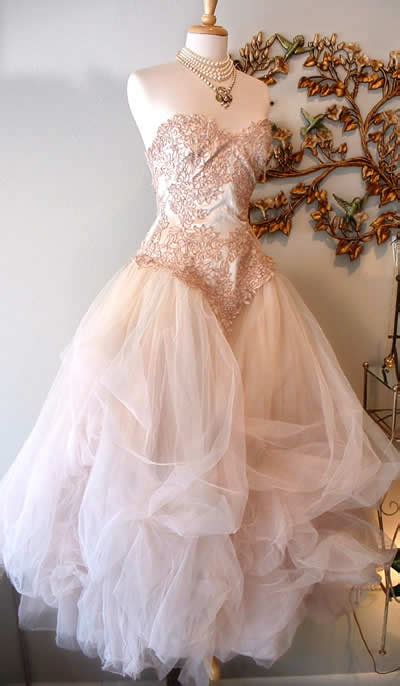 We are glad to present you, our new vip package: .: Shabby chic wedding dress
