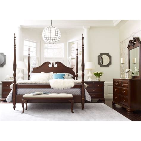 Kincaid Furniture Hadleigh 607030400 Traditional Mirror With Carved Urn And Broken Pediment