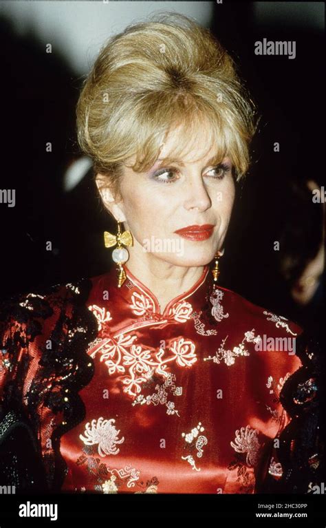 Actress Joanna Lumley In London 1989 Stock Photo Alamy