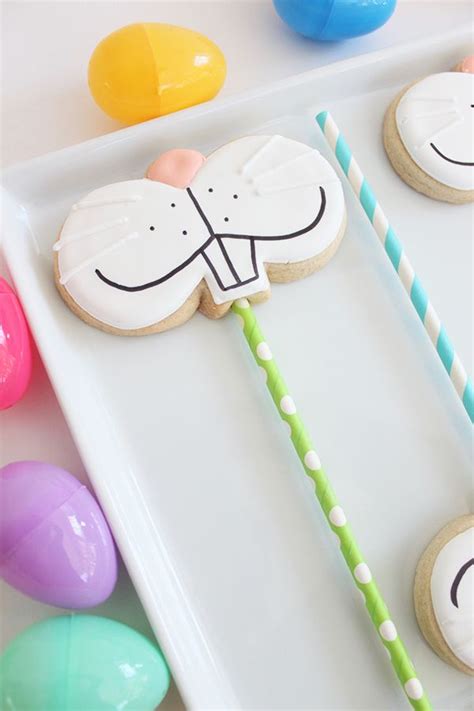 Buster baxter, arthur's best friend. Bunny Face Cookies | Recipe | Easter cookies, Bunny face, Cookie decorating