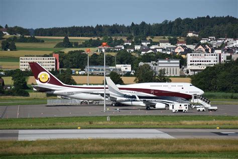 Qatari Royal Flight 747 8i Jumbo Jet Is Up For Sale And Yes There Are
