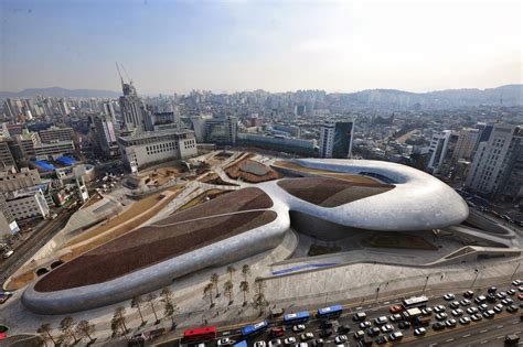 Hellohallyu Dongdaemum Design Plaza Opens