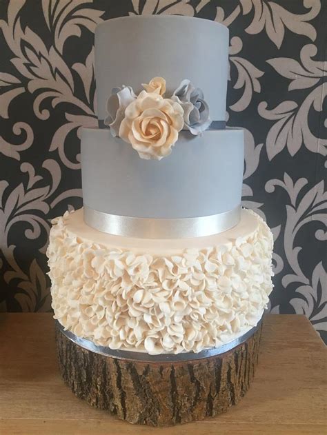 Ruffle Wedding Cake Decorated Cake By Jen Lofthouse Cakesdecor