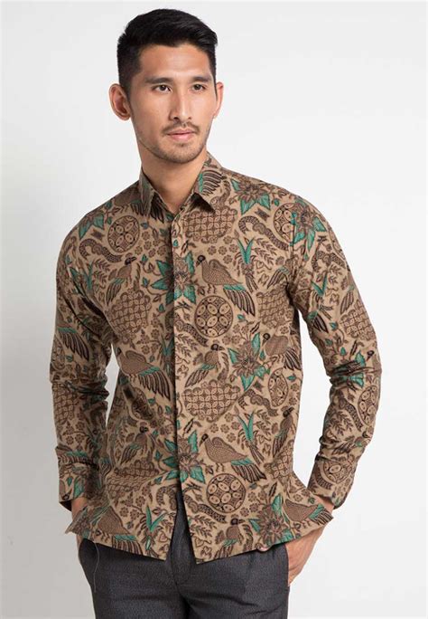 √ 30 Model Baju Batik Pria Gaul Kombinasi Polos Modern