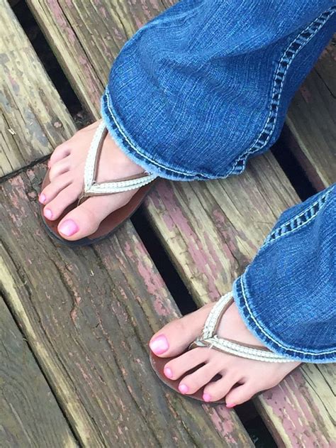 Pin On Heels And Feet In Jeans