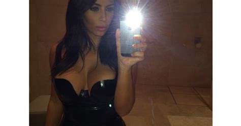 Kim Kardashian Posta Foto Decote Generoso E Criticada