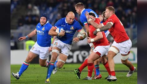 Get behind gareth southgate, harry kane and the rest of the team by picking up your england essentials right here. Italy Rugby Shirt Worn by Parisse against Wales, Six ...