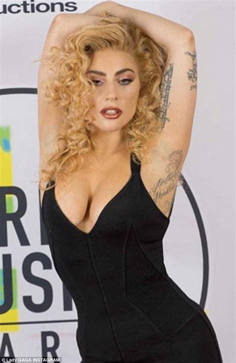 Lady Gaga Steals Show With Knockout Turn At The Amas Daily Mail Online